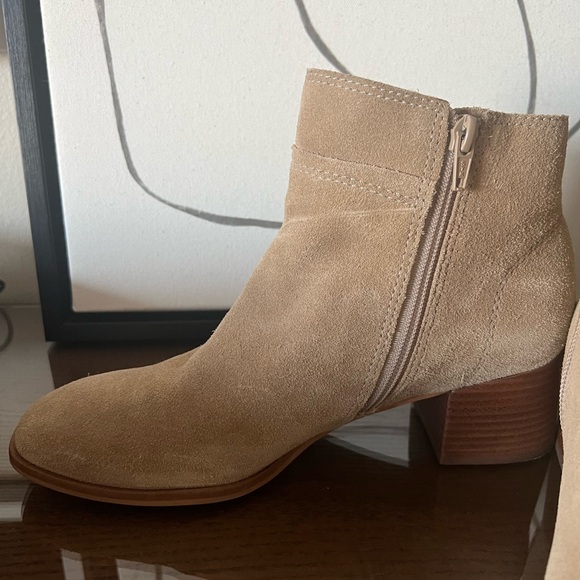 Lucky Brand suede boots - Picture 2 of 6
